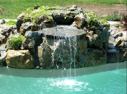 backyard-pond-waterfall-ideas-55_8 Двор езерце водопад идеи