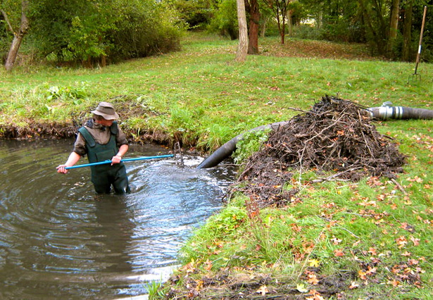 cleaning-garden-ponds-04_7 Почистване на градински езера