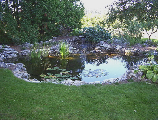 Голям двор езерце