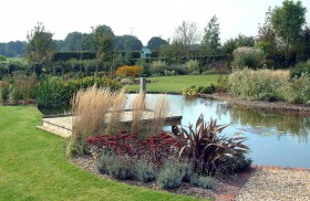 large-garden-pond-designs-85_15 Дизайн на голямо градинско езерце