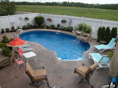 outdoor-pool-designs-for-small-yards-73 Дизайн на външен басейн за малки дворове