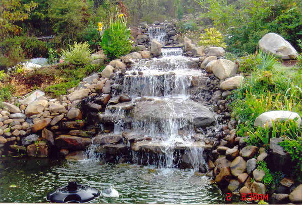 pond-waterfall-design-ideas-58_15 Езерце водопад дизайнерски идеи