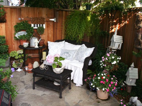 small-apartment-patio-garden-ideas-44_5 Малък апартамент вътрешен двор градински идеи