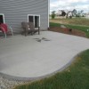 Прост бетон вътрешен двор