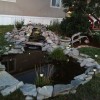 Езерце в двора