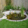 Малък градински дизайн на езерце