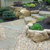 Озеленяване идеи за заден двор с камъни