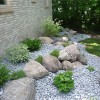 Градина озеленяване камъни