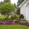Идеи за цветни лехи в предния двор
