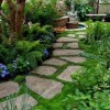 Градински пътеки за малки градини