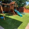 Двор с детска площадка озеленяване