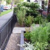 Евтини идеи за малки предни градини