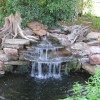 Градина езеро водопад